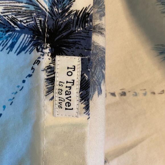 Light weight summer shirt. - Picture 5 of 5